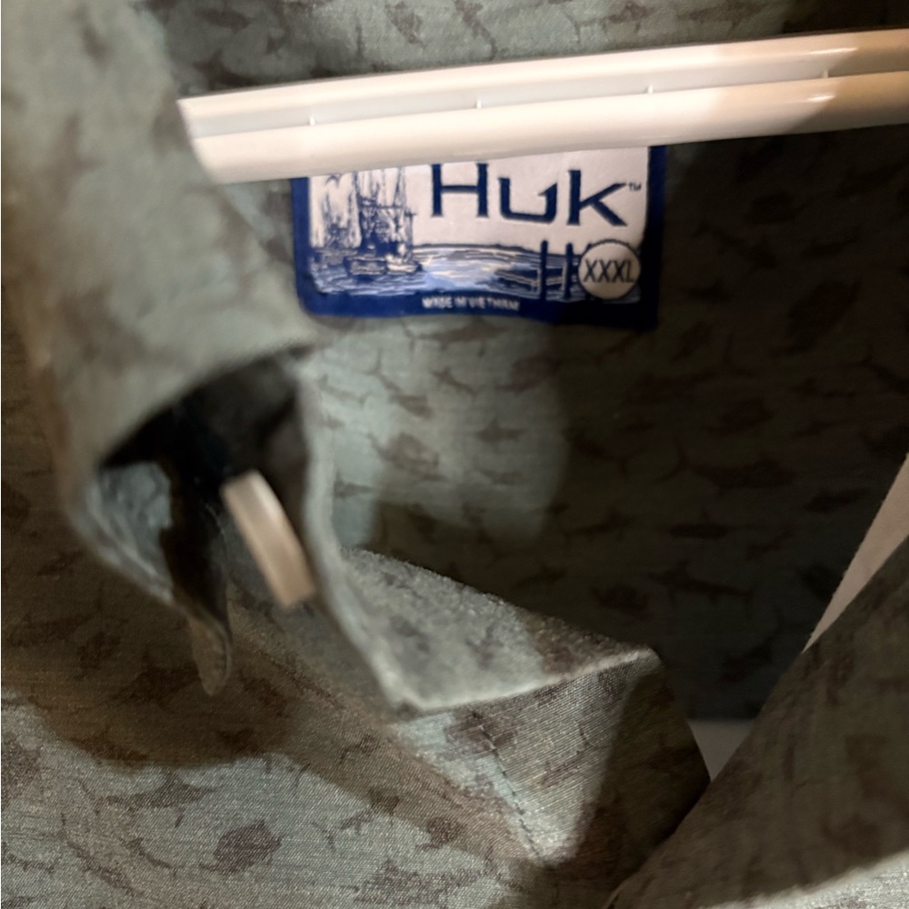 NWT Huk Button Down Short Sleeve Shirts - Picture 4 of 8